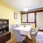 Apartman Three Bedroom Tesla Maraska Zára