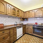 Three Bedroom Tesla Maraska Apartman *