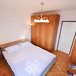 Apartman Three Bedroom Tesla Maraska