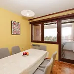 Apartman Three Bedroom Tesla Maraska Zára