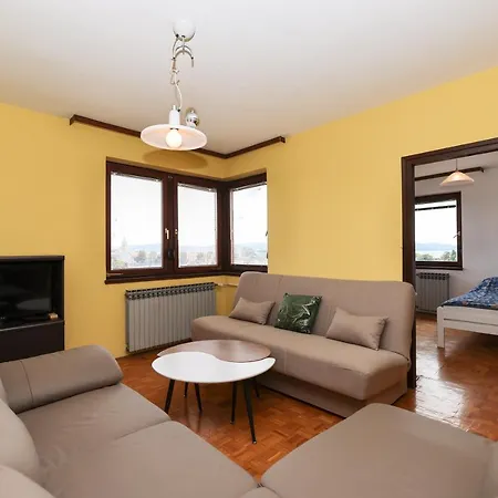 Three Bedroom Tesla Maraska Appartement