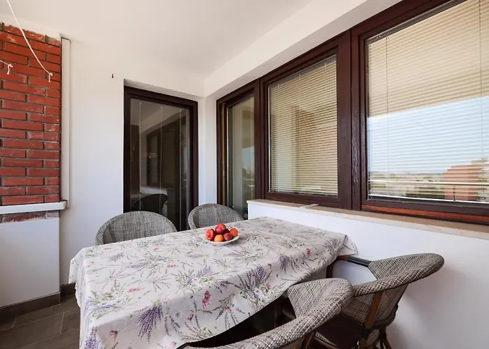 公寓 Three Bedroom Tesla Maraska *