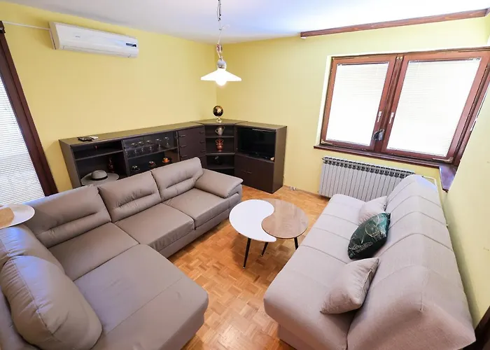 公寓 Three Bedroom Tesla Maraska 扎达尔