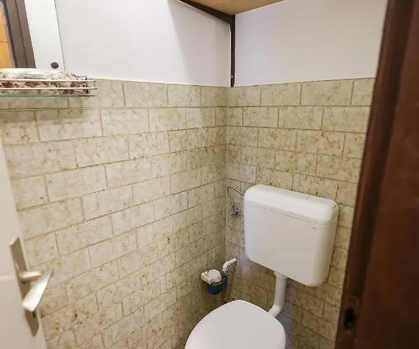 公寓 Three Bedroom Tesla Maraska *