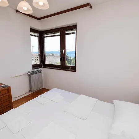 Apartamento Three Bedroom Tesla Maraska *
