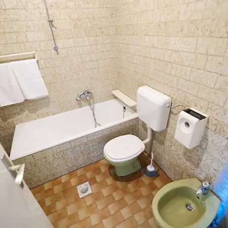 Three Bedroom Tesla Maraska