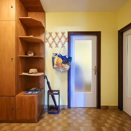Appartement Three Bedroom Tesla Maraska