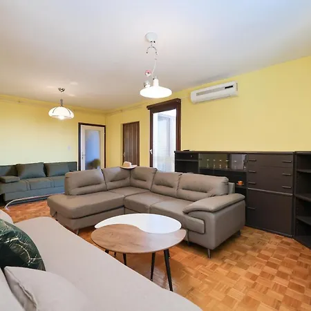 Three Bedroom Tesla Maraska Zadar