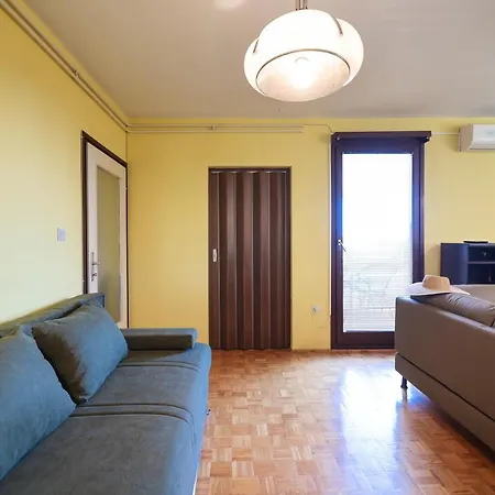 Three Bedroom Tesla Maraska * زادار