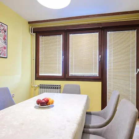 Three Bedroom Tesla Maraska Apartment