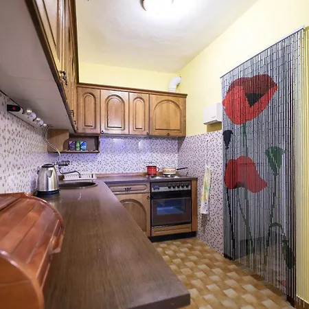 Three Bedroom Tesla Maraska Apartment Zadar