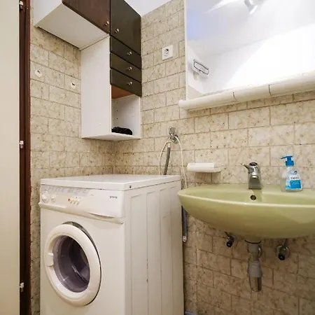 Three Bedroom Tesla Maraska Apartment Zadar