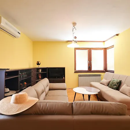 Apartamento Three Bedroom Tesla Maraska Zadar