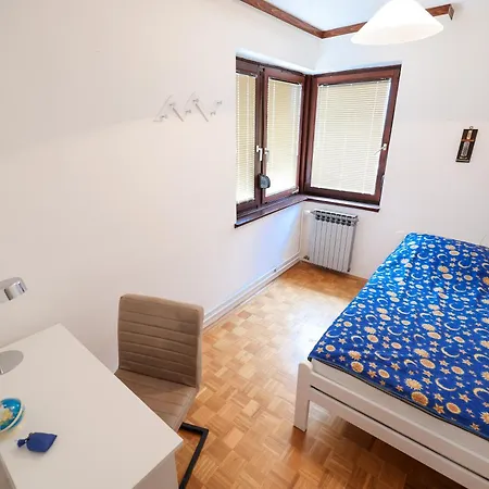 Three Bedroom Tesla Maraska Apartment *