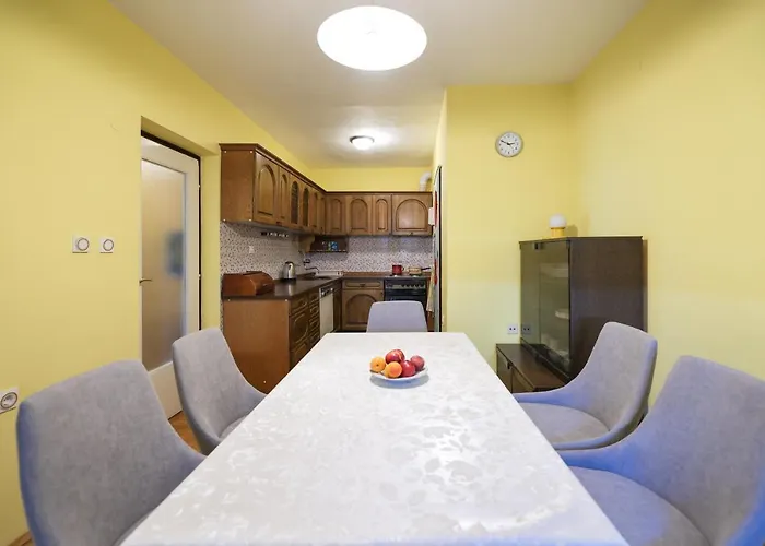 Three Bedroom Tesla Maraska *