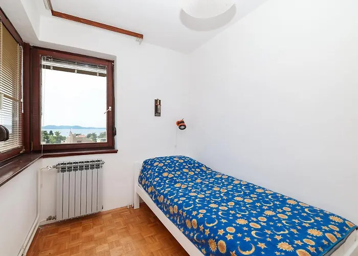 Three Bedroom Tesla Maraska *