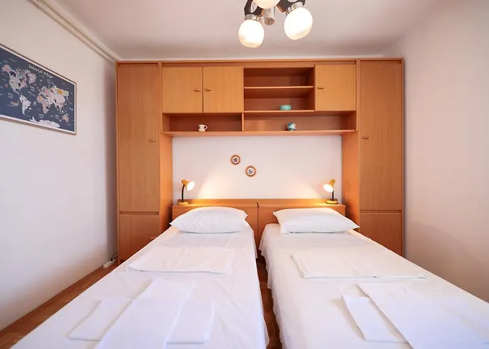 Appartement Three Bedroom Tesla Maraska