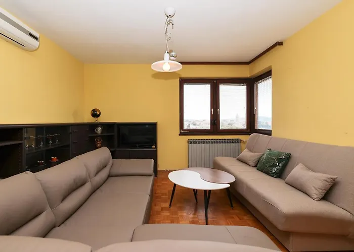 Three Bedroom Tesla Maraska Appartement Zadar