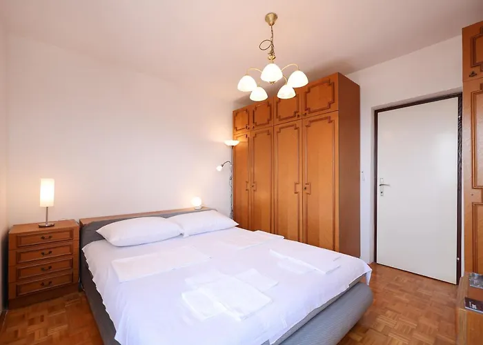 Three Bedroom Tesla Maraska * זאדאר