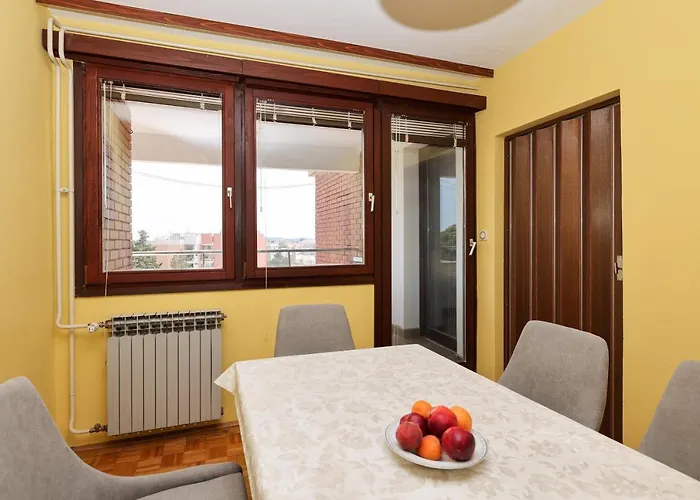 Three Bedroom Tesla Maraska *