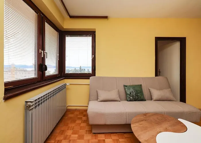 Three Bedroom Tesla Maraska * זאדאר