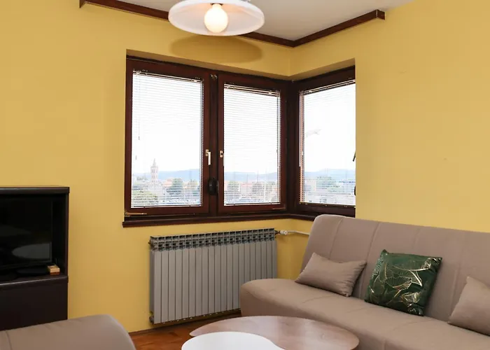 Three Bedroom Tesla Maraska *