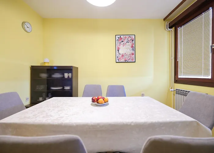 Three Bedroom Tesla Maraska Appartement Zadar