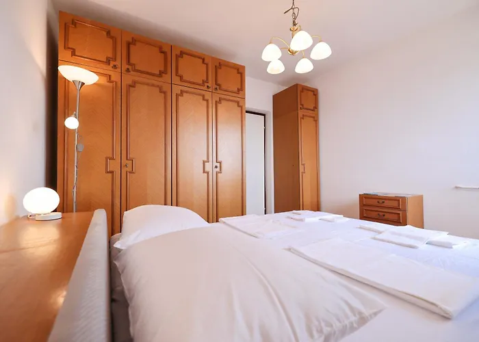 Three Bedroom Tesla Maraska Appartement